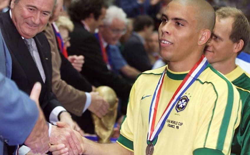 Apesar do vice na Copa de 98, Ronaldo foi eleito o melhor jogador daquele Mundial