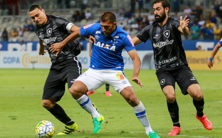 Renan Fonseca, Émerson Silva e Ábila - Cruzeiro x Botafogo