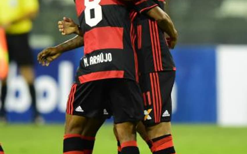 Emerson Sheik fez o gol que deu a vitória ao Flamengo na Sul-Americana