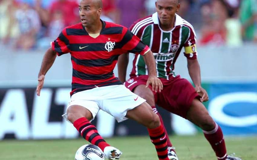 05/04/2009 - Sheik marcou o gol de empate diante do Fluminnse em sua primeira partida pelo Flamengo&nbsp;