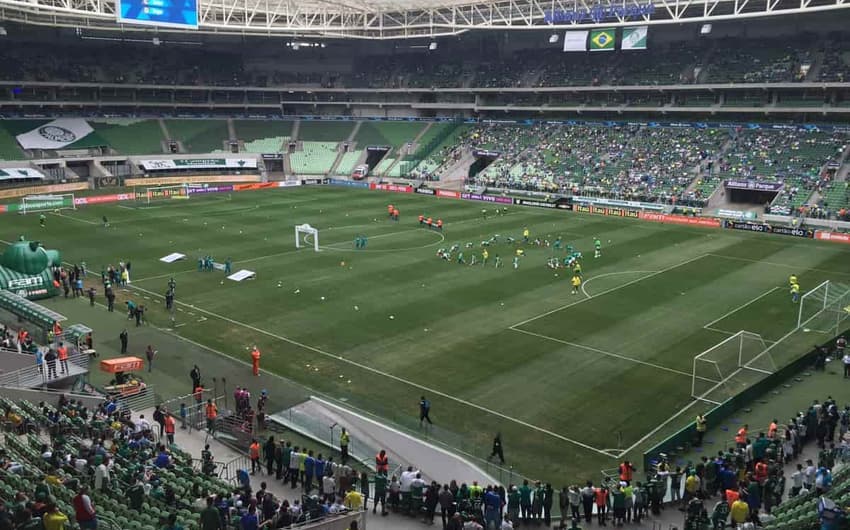 Pequena área de um dos gols do Allianz Parque só foi liberada minutos antes de Palmeiras e Coritiba