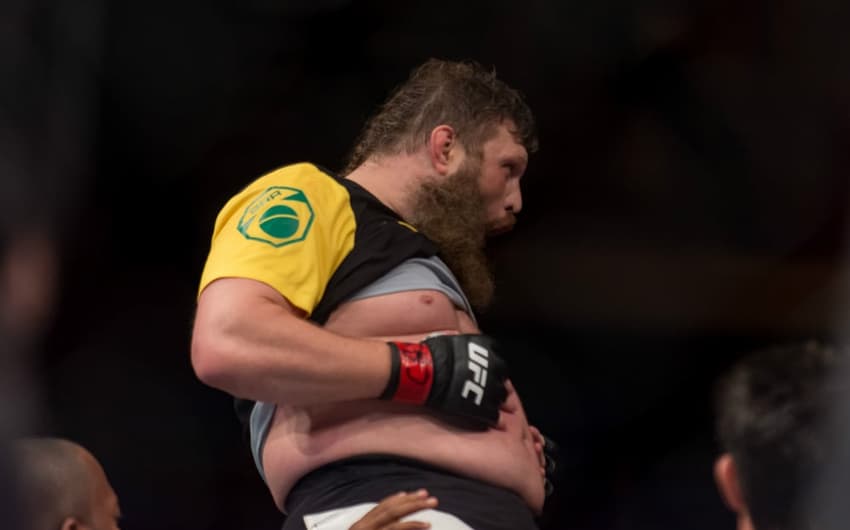 Roy Nelson nocauteou Antônio Pezão no UFC Brasília