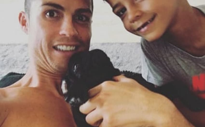 Cristiano Ronaldo mostra novo membro da família