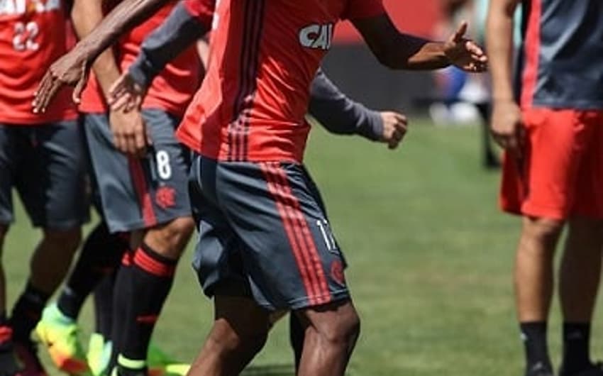 Gabriel em treino do Flamengo (Gilvan de Souza / Flamengo)