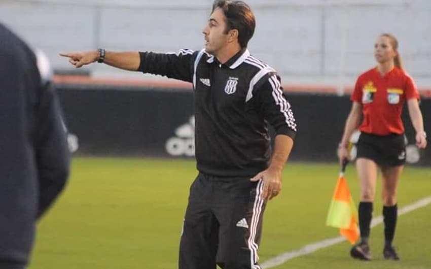 Leandro Zago, técnico da equipe sub-20 da Ponte Preta (Foto: Divulgação / Israel Oliveira)