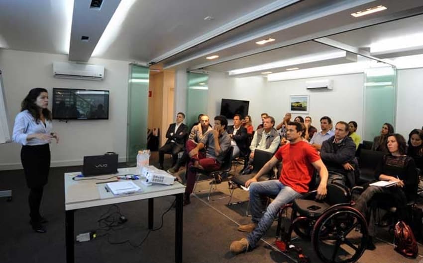 O nadador paralímpico Clodoaldo Silva participou da reunião em São Paulo