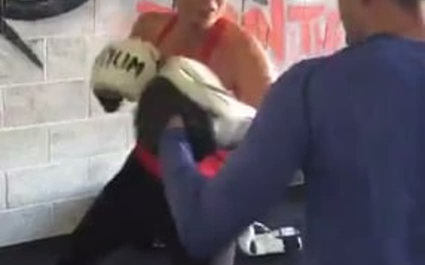 Sharapova pratica boxe