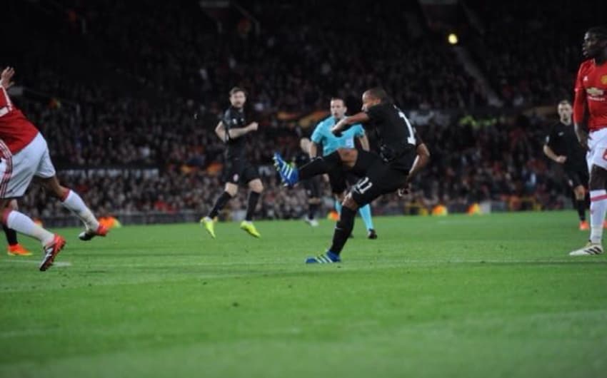 Paulinho, atacante do Zorya, entrou no segundo tempo da partida diante do Manchester United