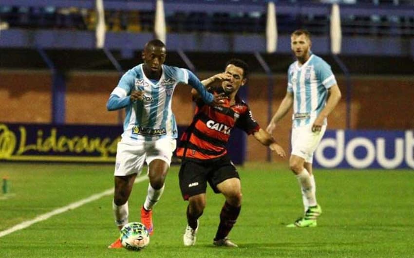 Atlético-GO, com 64 pontos e na liderança, está com 99% de acesso e pode torná-lo virtual campeão nesta rodada se vencer Londrina