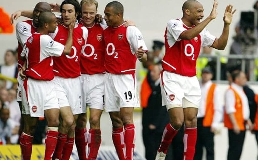 Gilberto Silva - 2004 - Título invicto do Arsenal