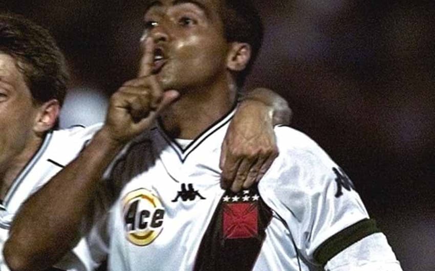 Romário iniciou sua trajetória profissional no Vasco da Gama, clube em que defendeu no final da carreira...