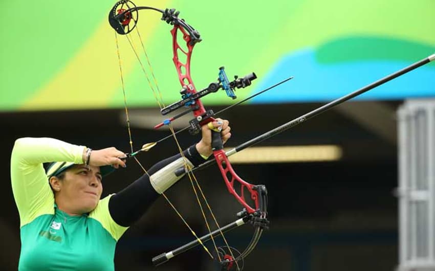 A arqueira Jane Karla durante a disputa dos Jogos Paralímpicos do Rio de Janeiro