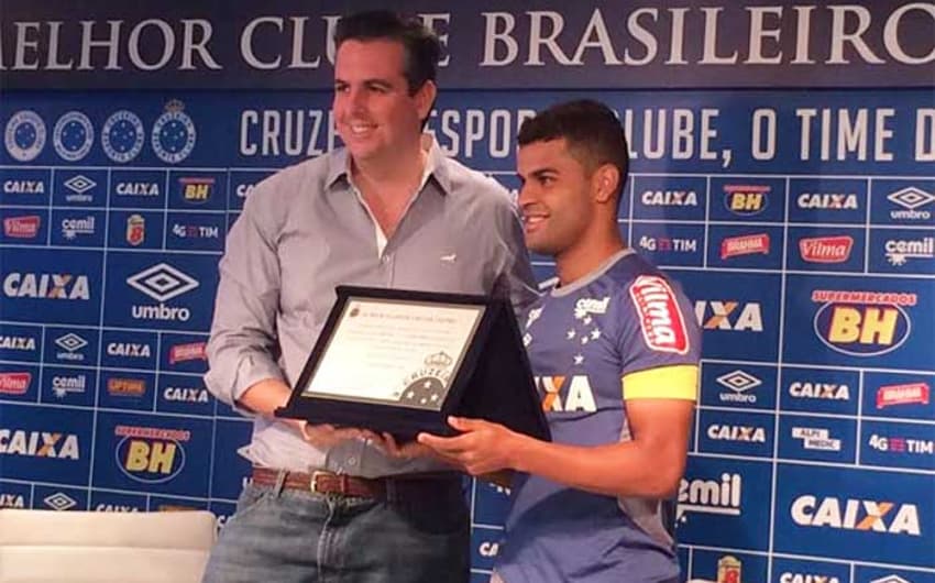 Alisson, Cruzeiro -  homenagem após completar 100 jogos