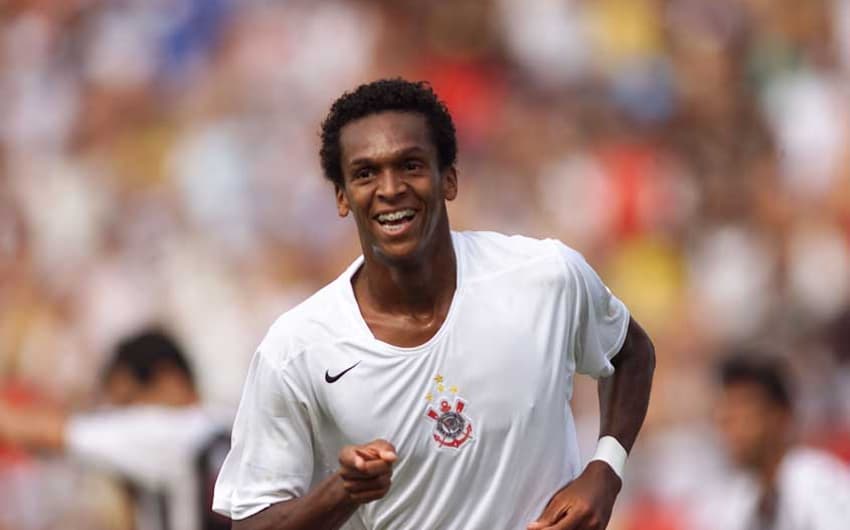 Jô defendeu o Corinthians entre 2003 e 2005: 115 jogos