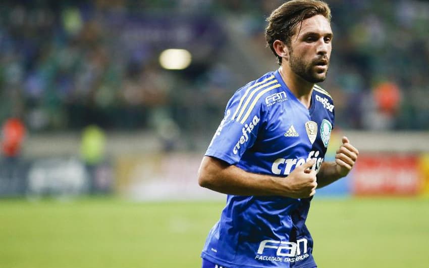Allione foi expulso no jogo contra o Grêmio, que eliminou o Palmeiras da Copa do Brasil