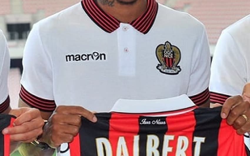 Dalbert chegou ao Nice no início desta temporada, após boa passagem pelo Vitória de Guimarães