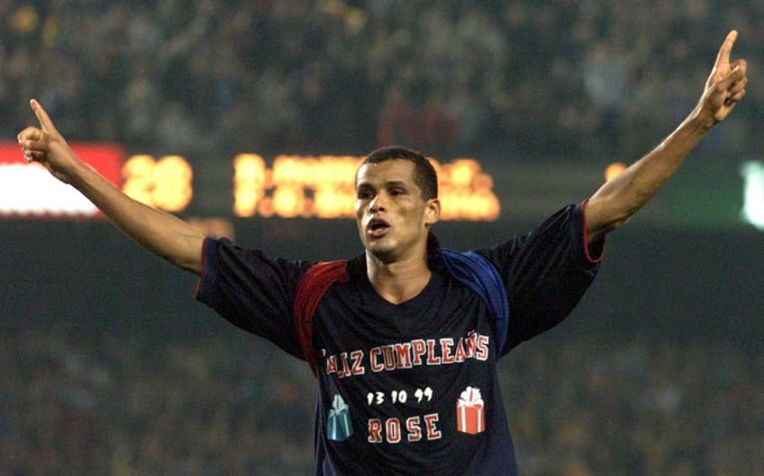 Entre 1996 e 2002, Rivaldo brilhou com a camisa do Barcelona. Ao todo, fez&nbsp;130 gols em 235 jogos e, até hoje, lidera entre os brasileiros
