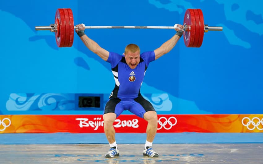 Andrei Rybakou, prata em Pequim no levantamento de peso.
