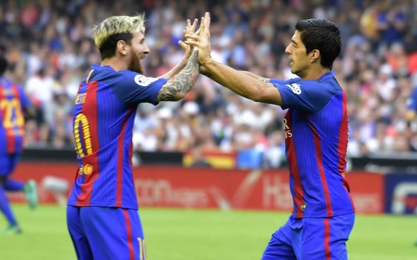 Também com sete gols, Luis Suárez, companheiro de Messi no Barcelona, está no topo da disputa