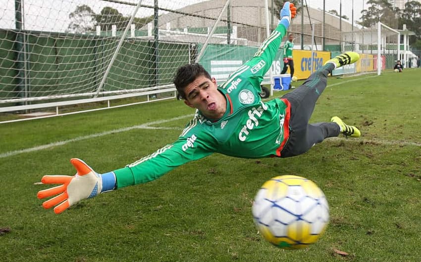 Vinicius Silvestre durante treino do Palmeiras