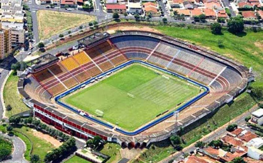 Estadio - Brasil 8 x 2 Gana - 1996