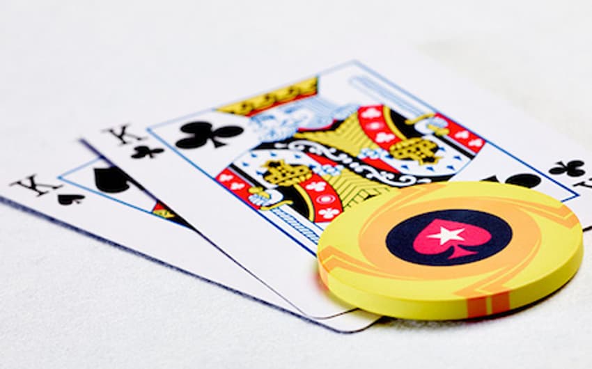 Saber foldar, mesmo tendo mãos fortíssimas, é uma habilidade importante no pôquer