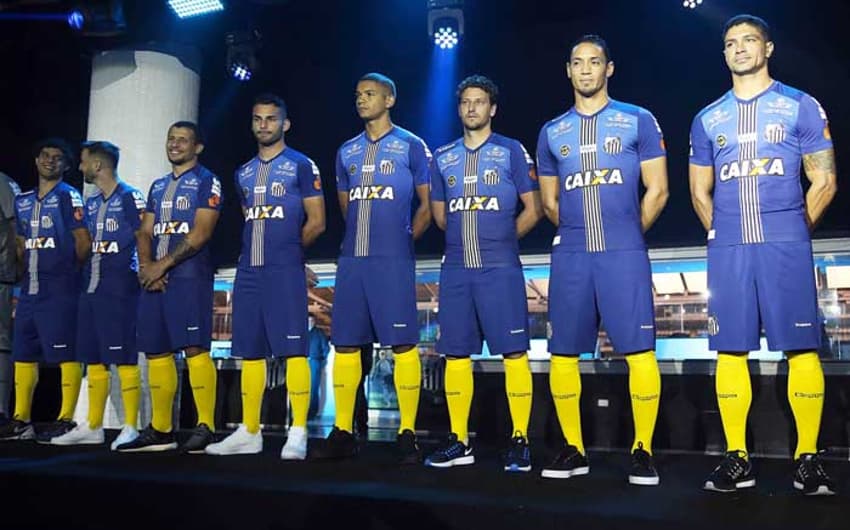 Santos espera receber R$ 25 milhões com uniforme em 2017