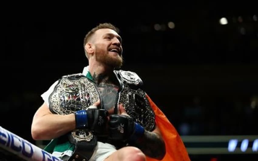 McGregor agora tem dois cinturões do UFC
