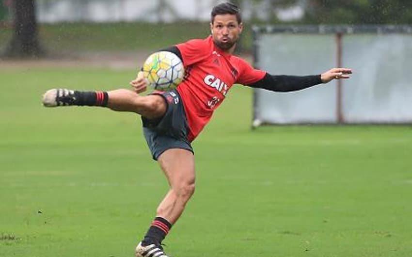 Diego será submetido a cirurgia (Gilvan de Souza / Divulgação / Flamengo)