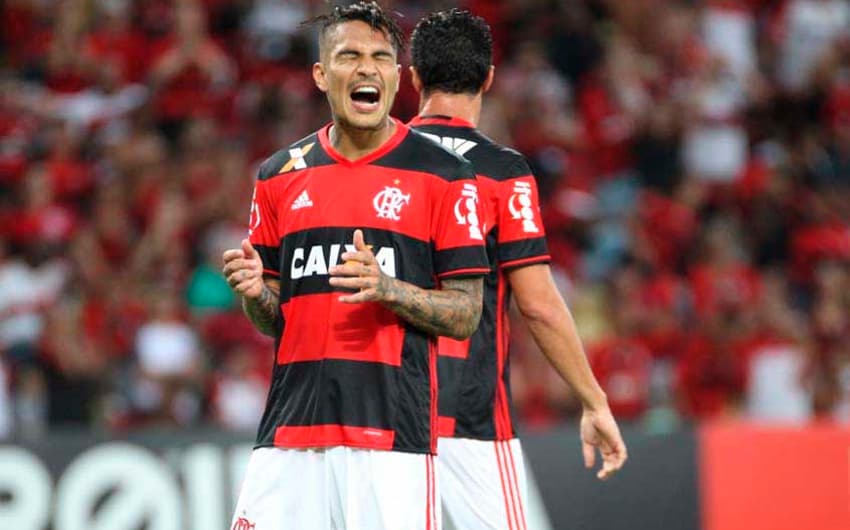 Flamengo 2 x 2 Corinthians - Gol impedido de Guerrero