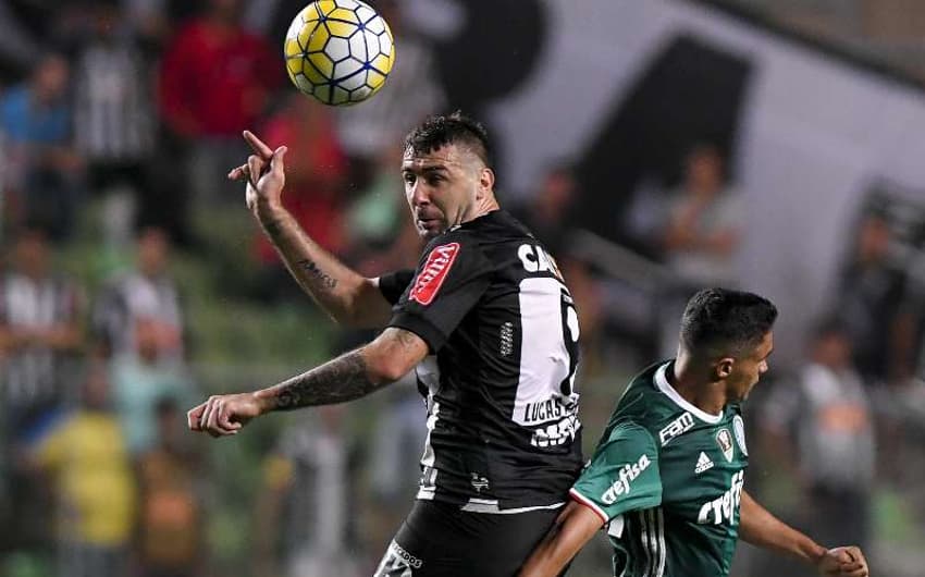 Lucas Pratto contra o Palmeiras