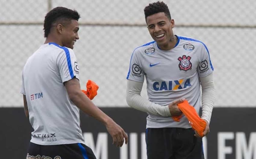 Bruno Paulo e Gustavo em treinamento do Corinthians