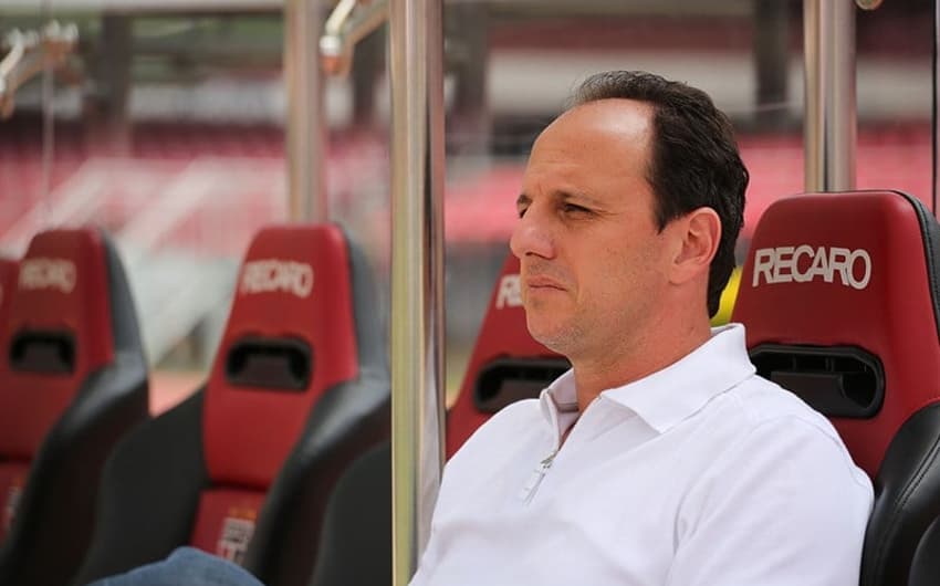 O ídolo Rogério Ceni foi anunciado como novo treinador do São Paulo pouco depois da demissão de Ricardo Gomes