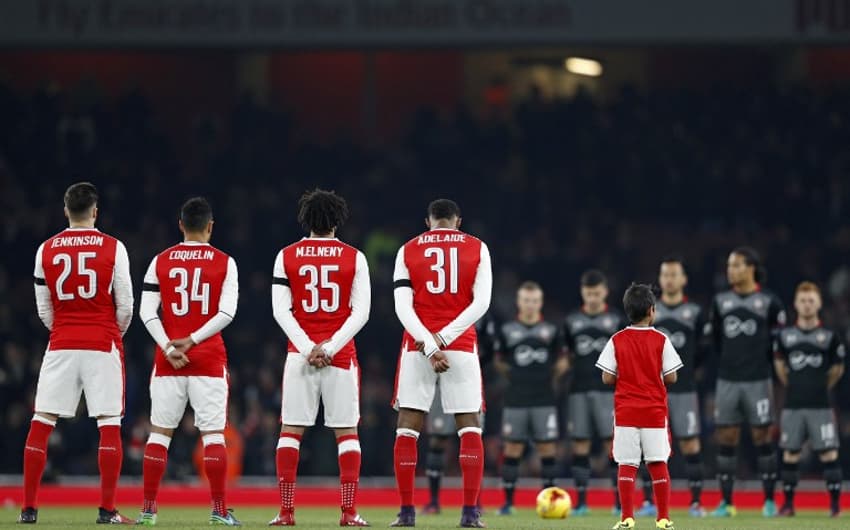Minuto de silêncio - Arsenal x West Ham