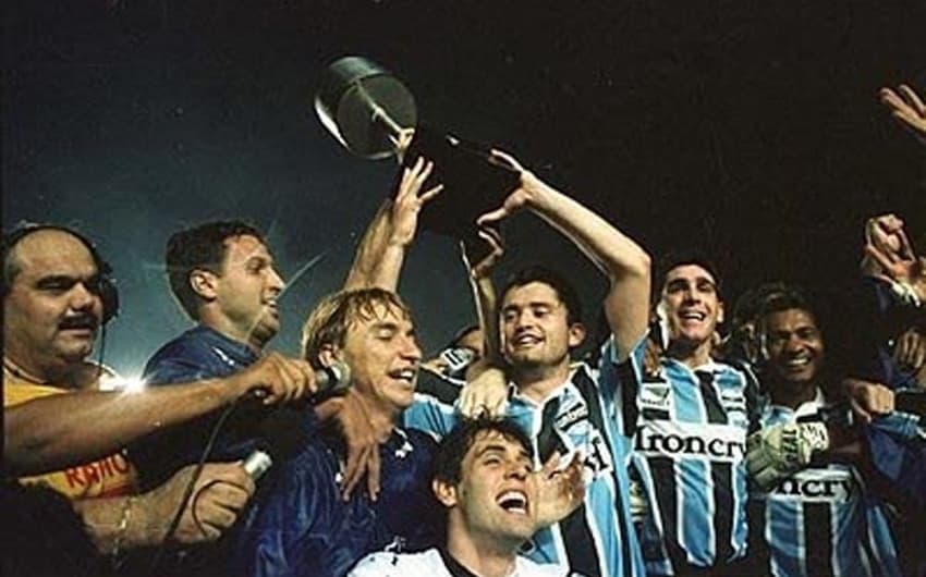 Após empate em 0 a 0 no jogo de ida, o Grêmio, com Carlos Miguel e João Antônio buscou um heroico 2 a 2&nbsp; diante do Flamengo e sagrou-se campeão da Copa do Brasil de 1997. O grito de 'ah, eu sou gaúcho' tomou conta do Maracanã.