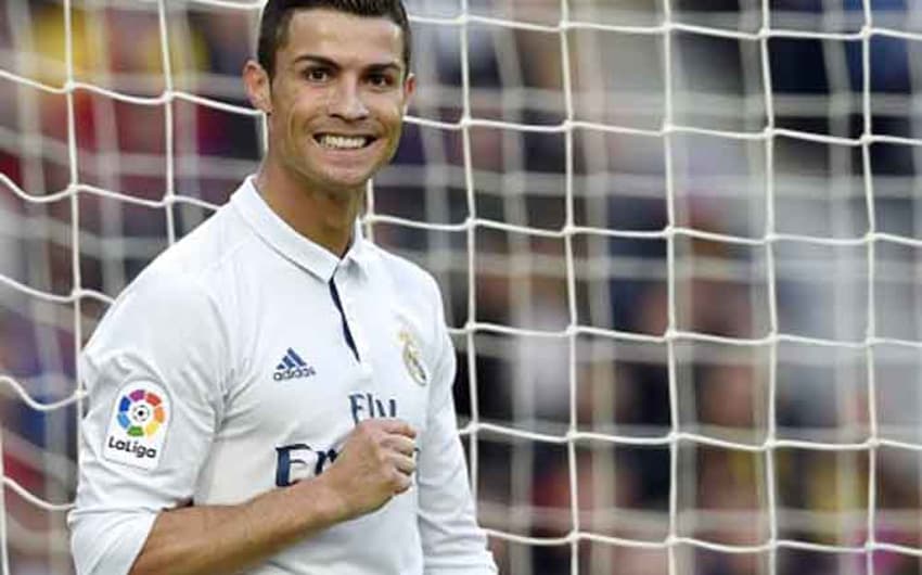 Cristiano Ronaldo, do Real Madrid, lidera com 10 gols na Espanha