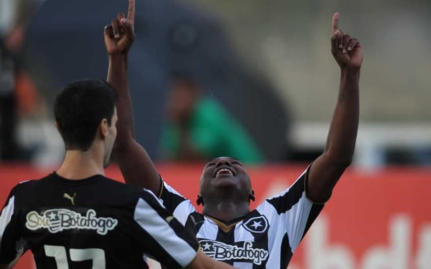 Sassá entrou no intervalo, melhorou o time do Botafogo e marcou o gol da vitória contra a Cabofriense