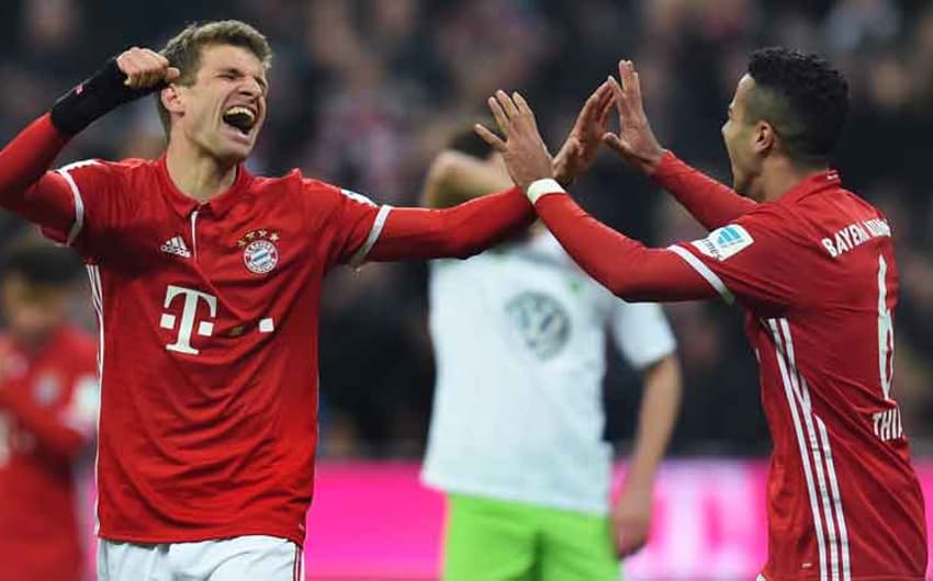 Müller e Thiago Alcântara - Bayern de Munique x Wolfsburg
