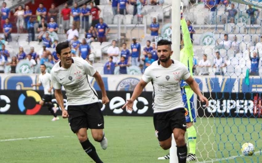 Guilherme marcou o primeiro gol do Corinthians no Mineirão