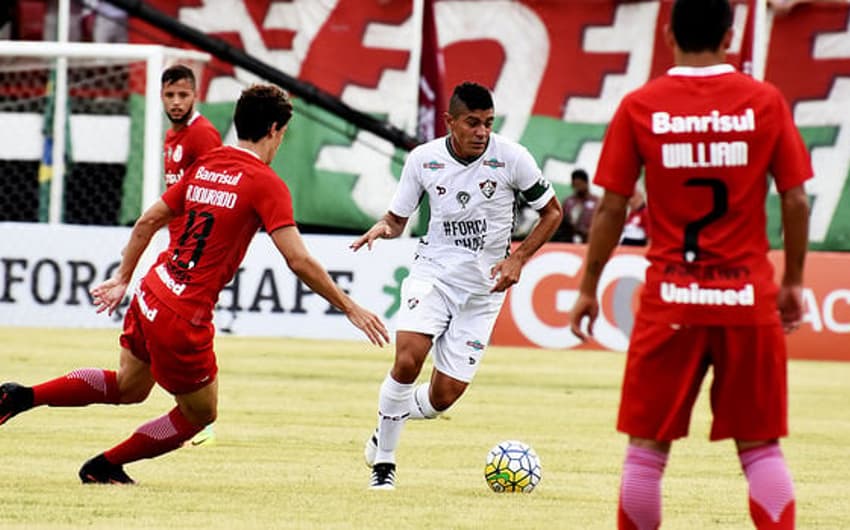 Edson em ação em seu 100º jogo pelo Fluminense (Foto: Mailson Santana/Fluminense FC)