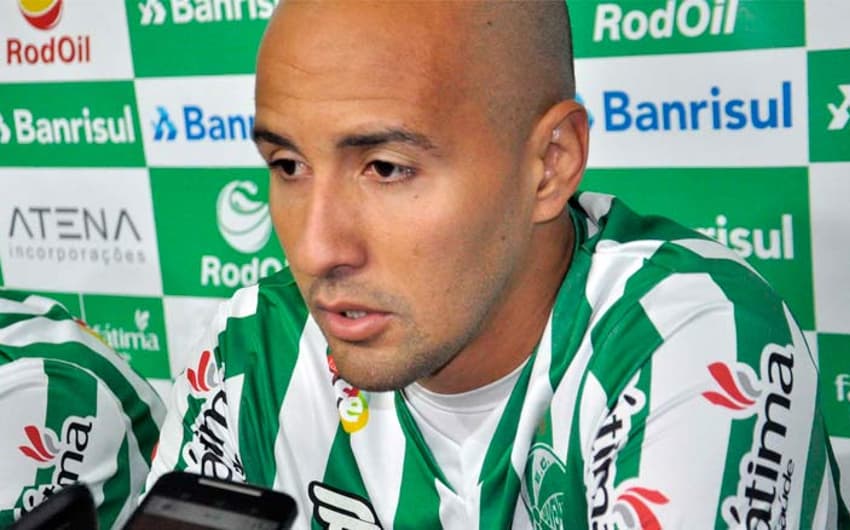 Hugo Almeida é o novo reforço do América Mineiro