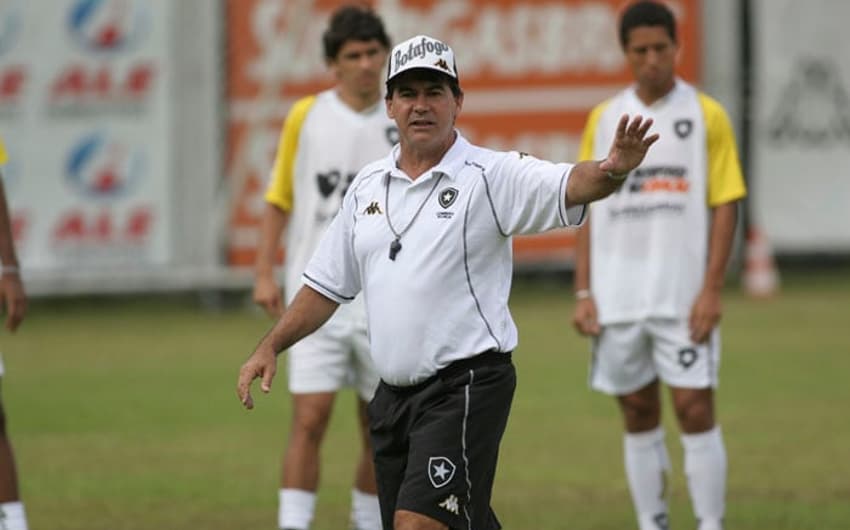 Carlos Roberto - Ex Treinador do Botafogo