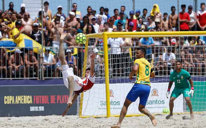 Beach Soccer - Brasil goleia Paraguai e fecha ano perfeito com o 11º título da Copa América em Santo