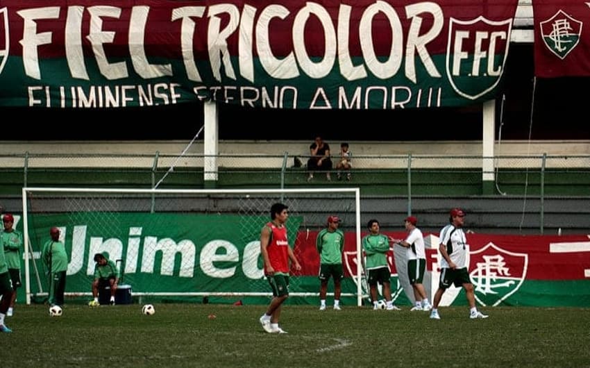 Abel, ao fundo, e Conca juntos no Fluminense em 2011
