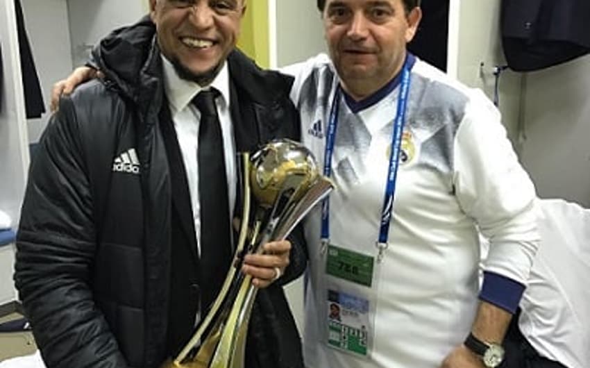 Roberto Carlos com Jorge, roupeiro do Real Madrid