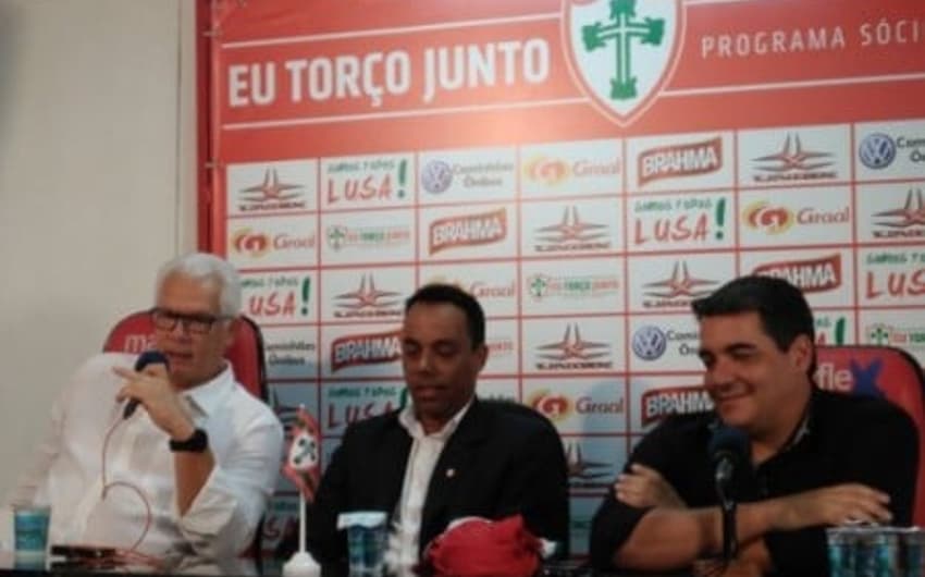 Leão e Tuca Guimarães foram apresentados pelo presidente Alexandre de Barros (foto: Olga Bagatini)