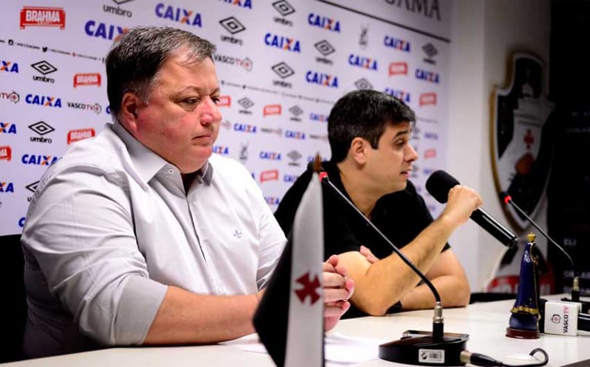 Coletiva de Eurico Brandão e Anderson Barros na sala de imprensa do São Januário. Veja a seguir outras fotos