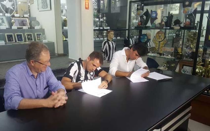 Montillo assinou contrato com o Botafogo&nbsp;