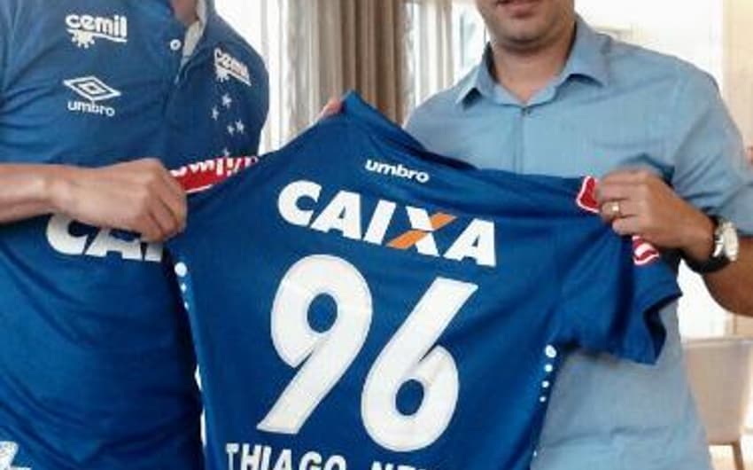 Após três anos nos Emirados Árabes, Thiago Neves assinou com o Cruzeiro para 2017