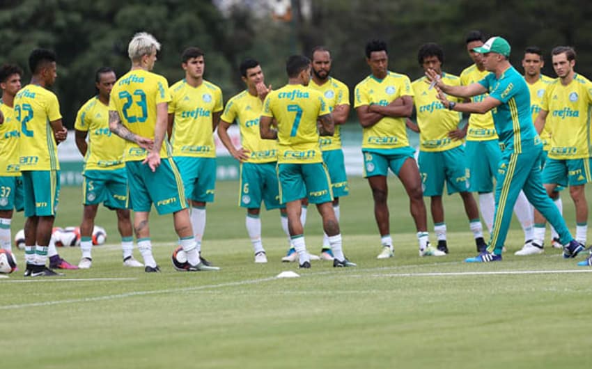 Treino do Palmeiras com Eduardo Baptista
